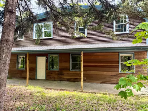 18 Railroad Ave, South Kingstown, RI 02892
