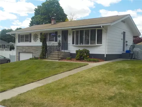 72 Wayne Rd, Woonsocket, RI 02895