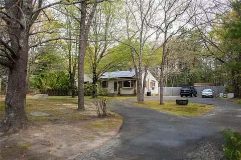 27 Club House Rd, Coventry, RI 02816