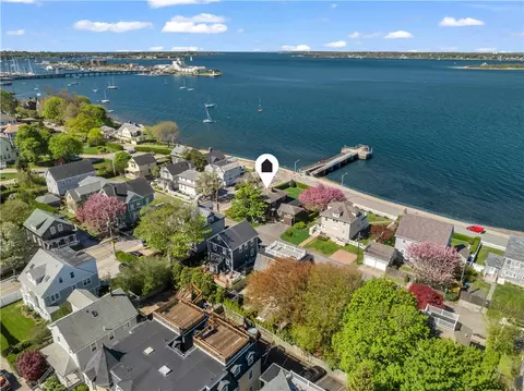 4 Van Zandt Ave, Newport, RI 02840