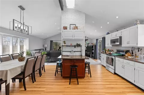 77 Woodlawn Ave, North Providence, RI 02904