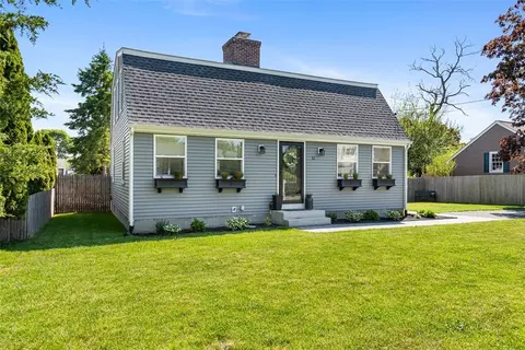 12 Highview Ave, Warren, RI 02885
