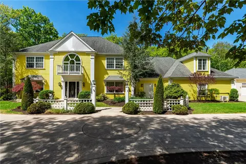 15 Justin Rd, East Greenwich, RI 02818