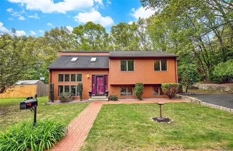 6 Birch St, Johnston, RI 02919