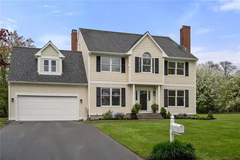 43 Blue Grass Dr, Middletown, RI 02842