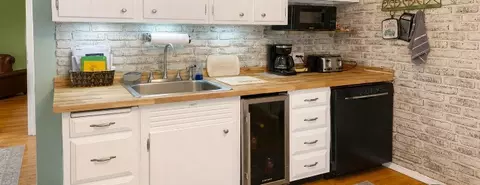 Kitchen - 45 Haven St, Warwick, RI 02889 photo 2 of 4