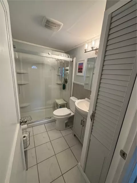 Bath - 45 Haven St, Warwick, RI 02889 photo 1 of 1