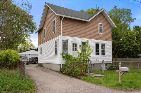 7 Clarke St, Jamestown, RI 02835