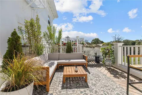 519 Bellevue Ave #2N, Newport, RI 02840