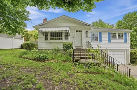 167 Sun Valley Dr, Cumberland, RI 02864