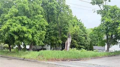 50 Hedley Ave, Johnston, RI 02919