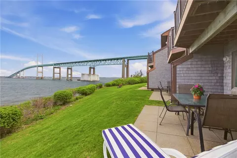 150 Bay View Dr #14, Jamestown, RI 02835