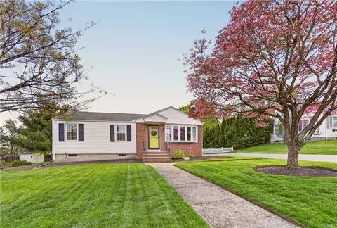 64 Westfield Dr, Cranston, RI 02920