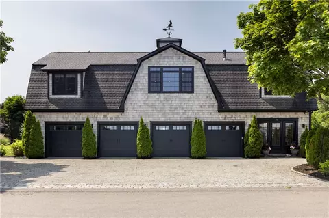 32 Ocean Ave, North Kingstown, RI 02852