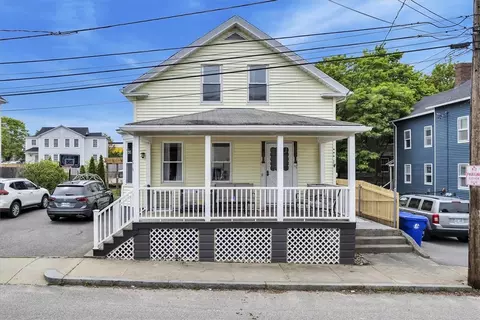 20 Barney St, Warren, RI 02885