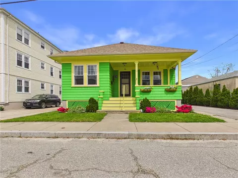 11 Hall Ave, Warren, RI 02885
