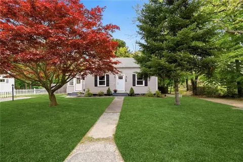 34 Wood St, Coventry, RI 02816