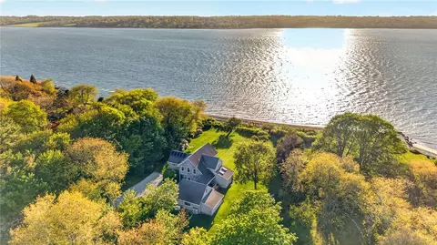 59 High Hill Rd, Tiverton, RI 02878