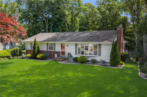 198 Northbridge Ave, Warwick, RI 02886