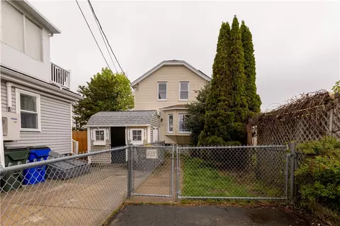518 Snell St, Fall River, MA 02721