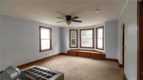 518 Snell St, Fall River, MA 02721 photo 6