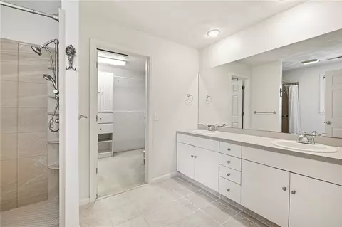 Bath - 30 Wicklow Rd, Westerly, RI 02891 photo 3 of 3