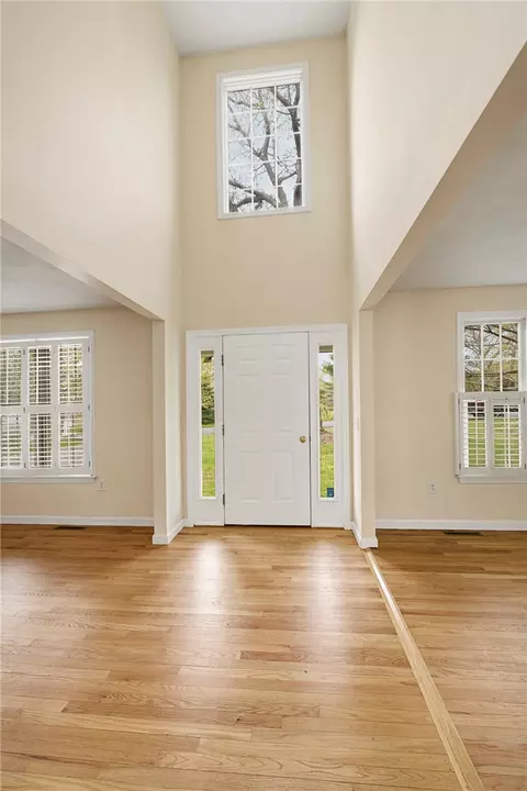 Entry Way - 30 Wicklow Rd, Westerly, RI 02891 photo 2 of 3