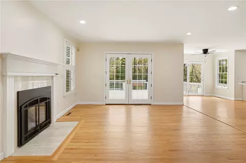 Living - 30 Wicklow Rd, Westerly, RI 02891 photo 4 of 5