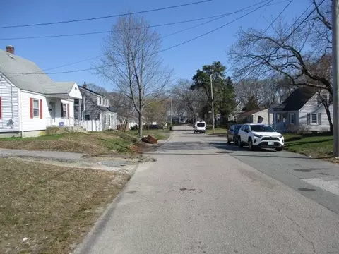48 Wesleyan Ave, Warwick, RI 02886 photo 3