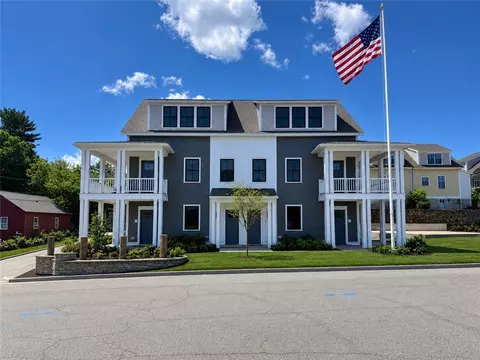 67 Queen St #5C, East Greenwich, RI 02818