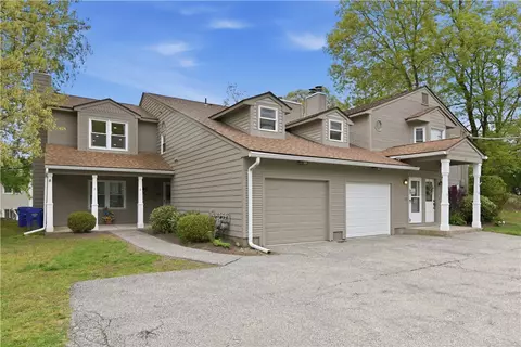38 Stone Trl #C, North Providence, RI 02904