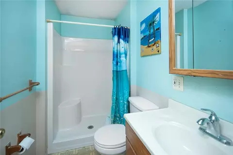 Bath - 48 Plenty St, Warwick, RI 02889 photo 3 of 3