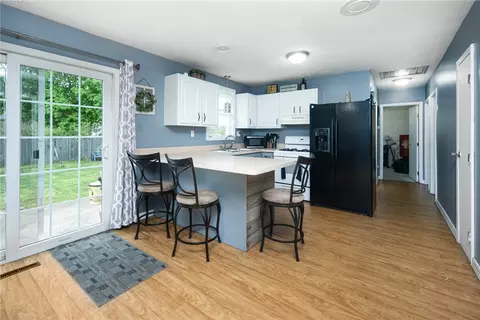 Entry Way - 48 Plenty St, Warwick, RI 02889 photo 1 of 2