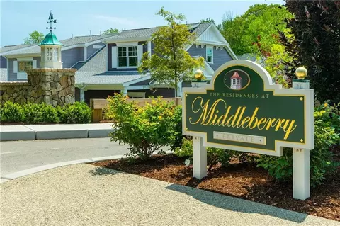 47 Travelers Ct, East Greenwich, RI 02818