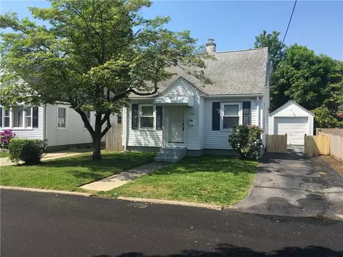 110 Westcott Ave, Cranston, RI 02910
