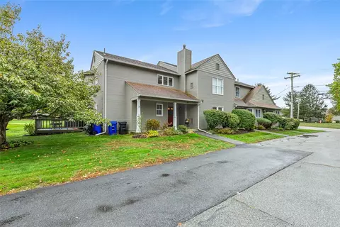 58 Needle Grove Pt #A, North Providence, RI 02904