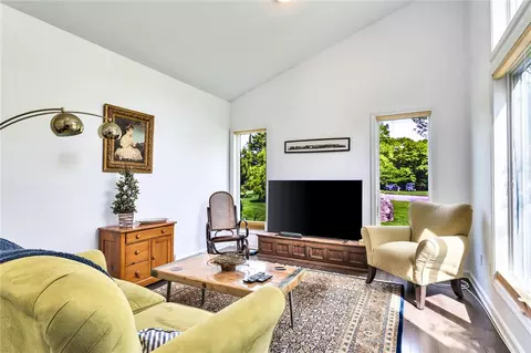 Living - 5 Wicklow Rd, Westerly, RI 02891 photo 5 of 7