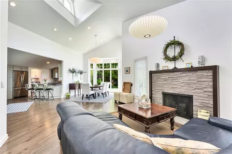Living - 5 Wicklow Rd, Westerly, RI 02891 photo 1 of 7