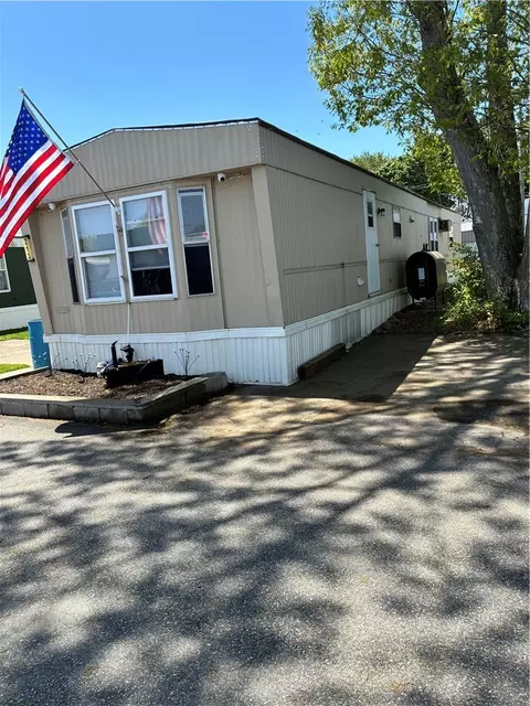 245 Manton St, Pawtucket, RI 02861