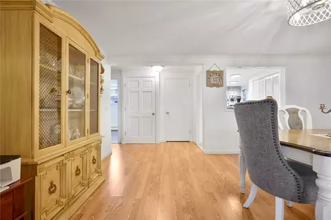 Entry Way - 1 Pinehurst Rd, Riverside, RI 02915 photo 2 of 5