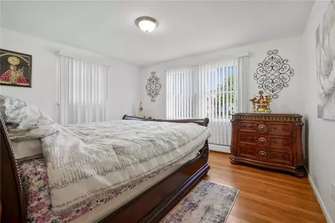 Bedroom - 1 Pinehurst Rd, Riverside, RI 02915 photo 1 of 6