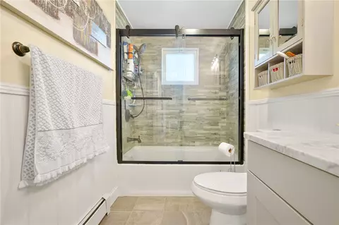 Bath - 1 Pinehurst Rd, Riverside, RI 02915 photo 1 of 4