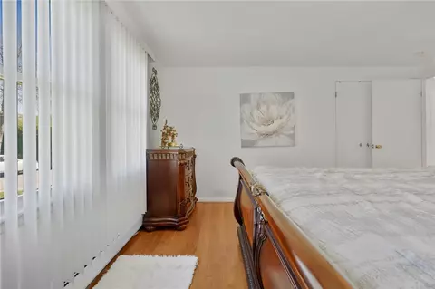 Bedroom - 1 Pinehurst Rd, Riverside, RI 02915 photo 3 of 6