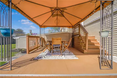Exterior - 1 Pinehurst Rd, Riverside, RI 02915 photo 3 of 13