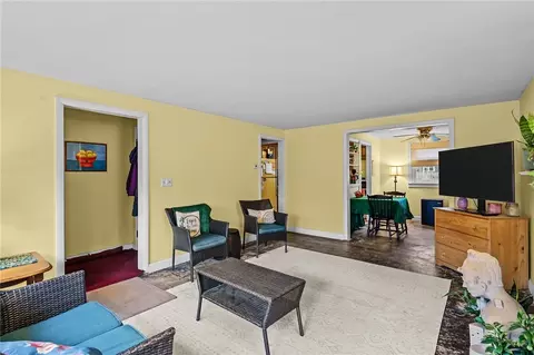 44 Capron Dr, Warwick, RI 02886