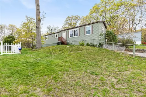 301 Bulgarmarsh Rd, Tiverton, RI 02878