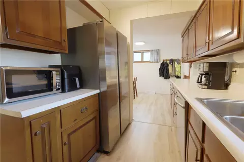 Kitchen - 36 Munro Ave, Warren, RI 02885 photo 2 of 3