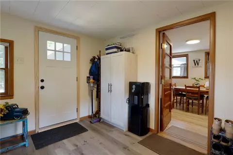 Entry Way - 36 Munro Ave, Warren, RI 02885 photo 4 of 4