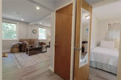 Entry Way - 36 Munro Ave, Warren, RI 02885 photo 1 of 4