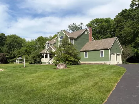 35 Great Rd, Barrington, RI 02806